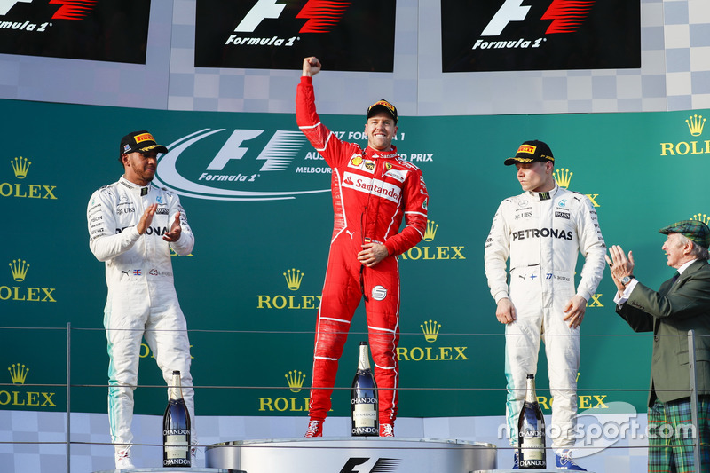 1º Podio del GP de Australia 2017 - 2º Lewis Hamilton, Mercedes; 1º Sebastian Vettel, Ferrari; 3º Valtteri Bottas, Mercedes