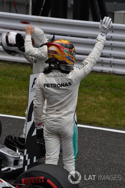 Pole sitter Lewis Hamilton, Mercedes AMG F1 celebrates in parc ferme