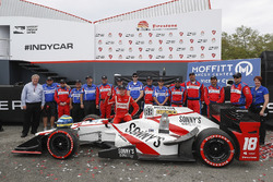 Ganador, Sébastien Bourdais, Dale Coyne Racing Honda y el equipo