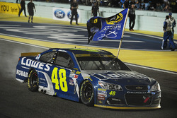 Ganador de la carrera y campeón 2016 Jimmie Johnson, Hendrick Motorsports Chevrolet