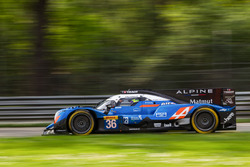 #36 Signatech Alpine A470 Gibson: Gustavo Menezes, Romain Dumas, Matt Rao