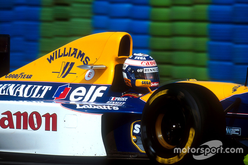 Williams на Гран При Франции-1993: логотип Williams заменил на кожухе логотип Camel