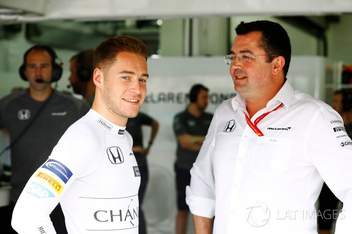 Stoffel Vandoorne, McLaren habla con Eric Boullier Director McLaren