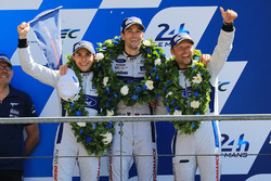 GTE Pro podium: segundo, Andy Priaulx, Harry Tincknell, Pipo Derani, Ford Chip Ganassi Racing