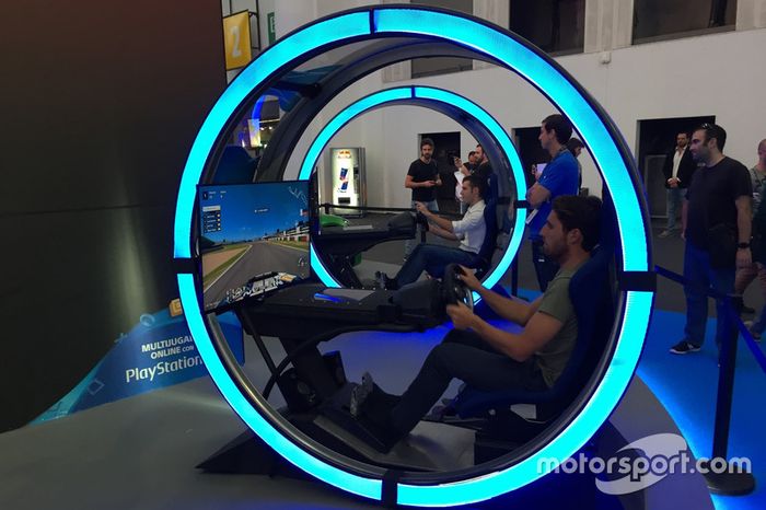 Dani Juncadella en la exhibición de GT Sport del Barcelona Games World