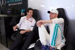 Toto Wolff en Valtteri Bottas, Mercedes AMG F1