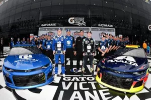Polesitter William Byron, Hendrick Motorsports, Chevrolet Camaro Axalta and Alex Bowman, Hendrick Motorsports, Chevrolet Camaro Nationwide