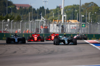 Valtteri Bottas, Mercedes AMG F1 W09, Lewis Hamilton, Mercedes AMG F1 W09, Sebastian Vettel, Ferrari SF71H, Kimi Raikkonen, Ferrari SF71H