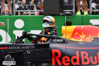 Le poleman Daniel Ricciardo, Red Bull Racing RB14