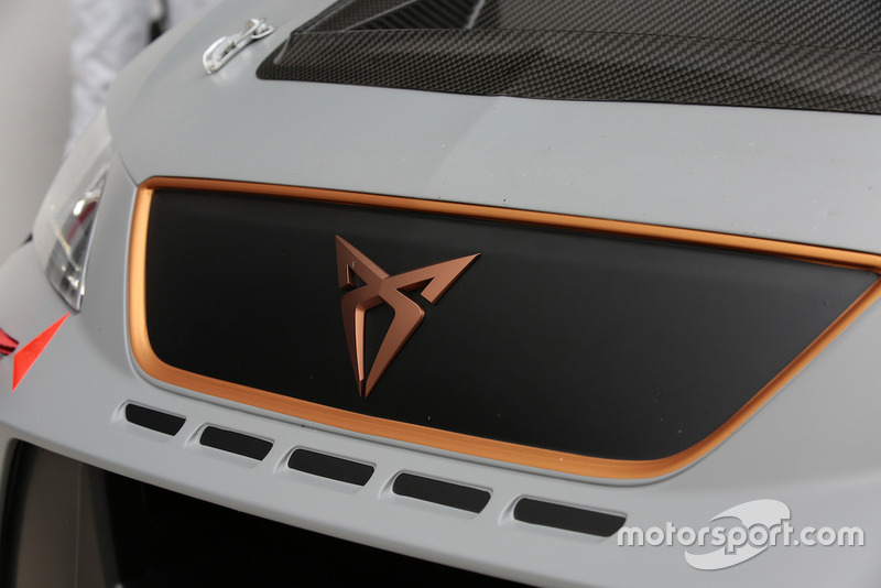 Cupra Leon-TCR, dettaglio del logo Cupra