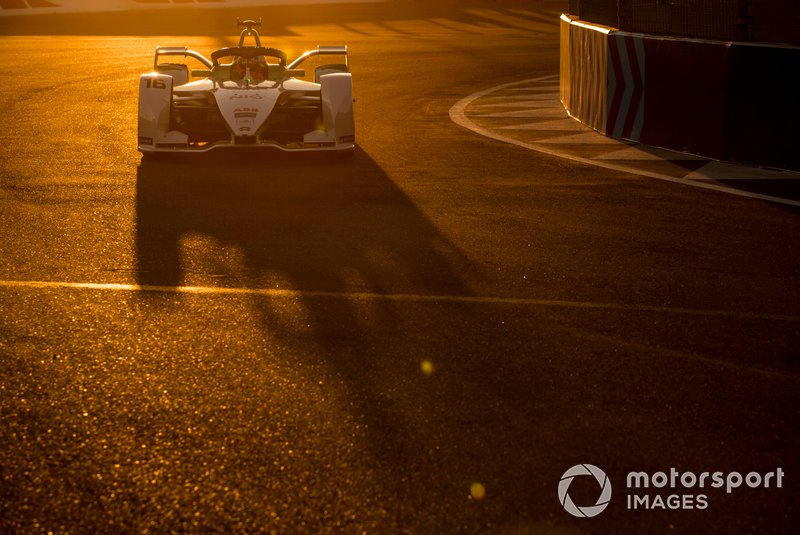 Oliver Turvey, NIO Formula E Team, NIO Sport 004