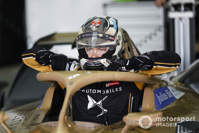 Andre Lotterer, DS TECHEETAH, DS E-Tense FE19 exits his muddy car