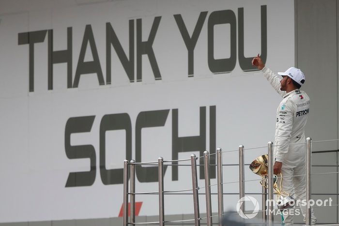 Podio: ganador de la carrera Lewis Hamilton, Mercedes AMG F1