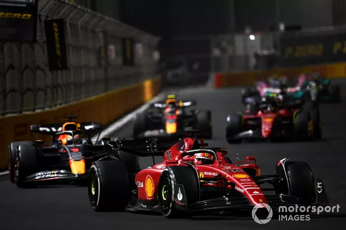 Charles Leclerc, Ferrari F1-75, Max Verstappen, Red Bull Racing RB18, Sergio Pérez, Red Bull Racing RB18