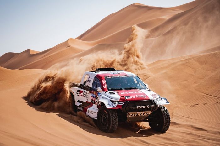 #205 Toyota Gazoo Racing Toyota: Giniel De Villiers, Dennis Murphy