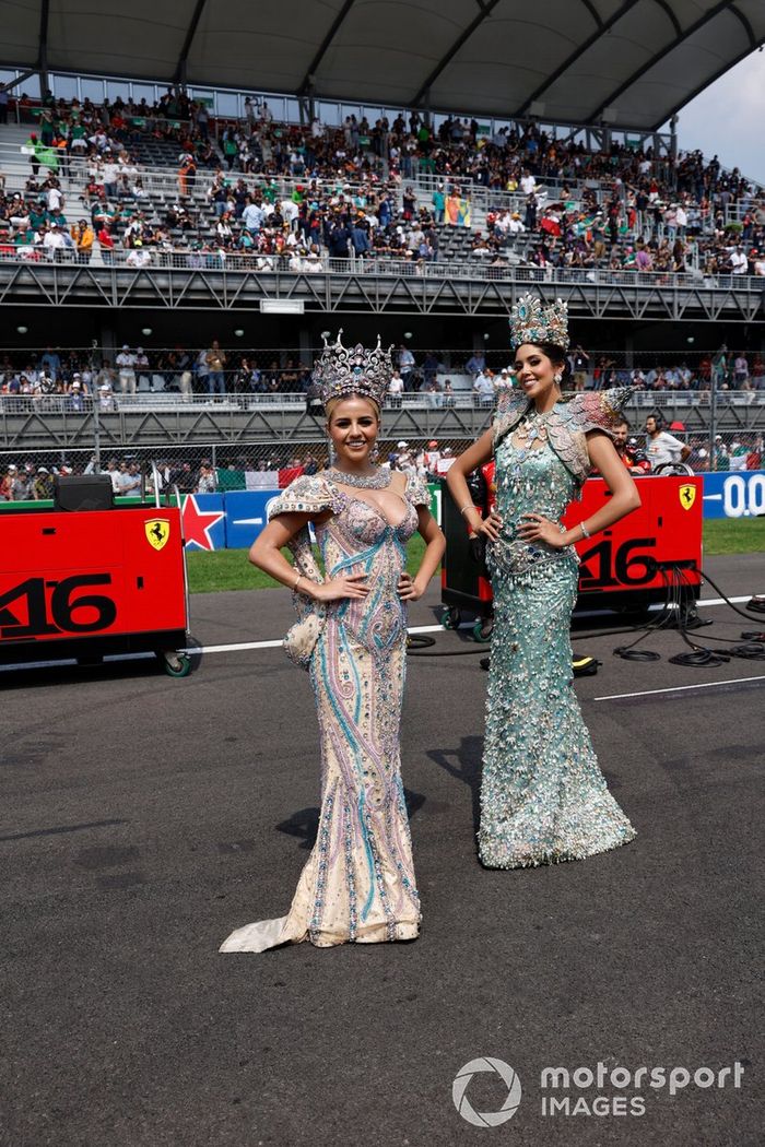 Chicas en la parrilla