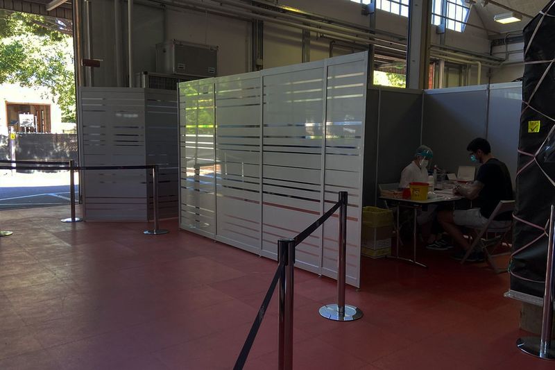 Test de serología en la fábrica de Scuderia Alpha Tauri