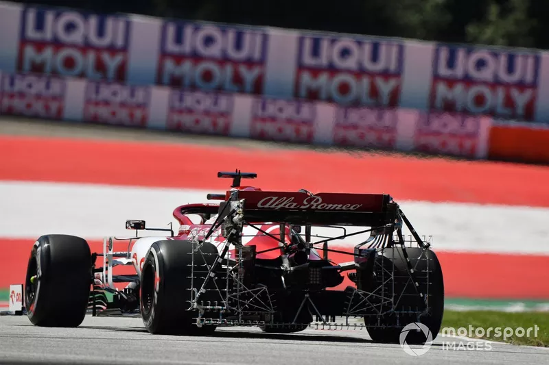El coche de Kimi Raikkonen, Alfa Romeo Racing C39, con parrillas aerodinámicas