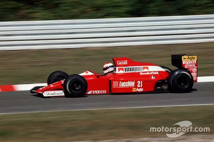 #21: Emanuele Pirro (Scuderia Italia)