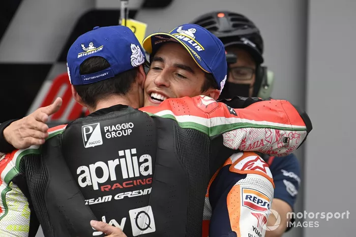 Ganador Marc Márquez, Repsol Honda Team, Aleix Espargaró, Aprilia Racing Team Gresini