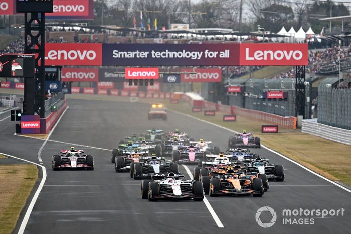 Lando Norris, McLaren, Oscar Piastri, McLaren, Max Verstappen, Red Bull Racing