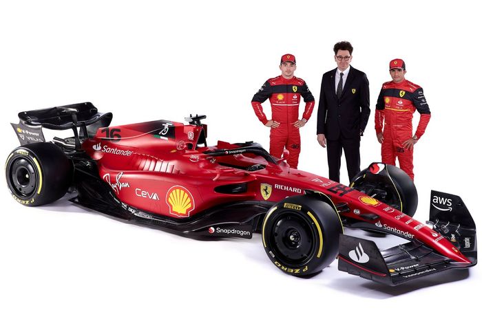Charles Leclerc, Carlos Sainz Jr., Ferrari, Mattia Binotto, Director del equipo, Ferrari 
