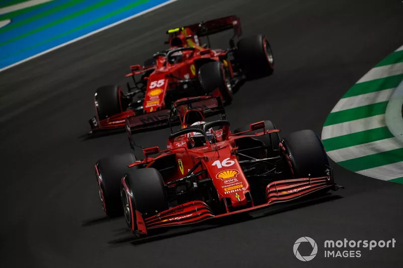 Charles Leclerc, Ferrari SF21, Carlos Sainz Jr., Ferrari SF21