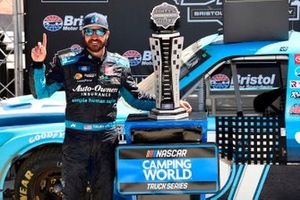 Race winner Martin Truex Jr., Kyle Busch Motorsports, Toyota Tundra Auto-Owners Insurance