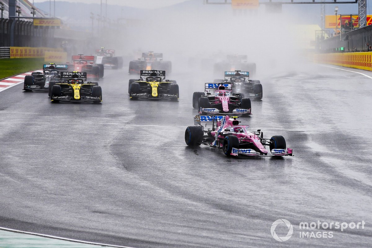 Lance Stroll, Racing Point RP20, Sergio Perez, Racing Point RP20, Daniel Ricciardo, Renault F1 Team R.S.20, Esteban Ocon, Renault F1 Team R.S.20, Lewis Hamilton, Mercedes F1 W11, and the rest of the field at the start