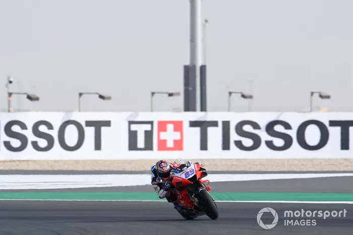 Miller lidera 1-2-3 de Ducati en la FP2 de Doha