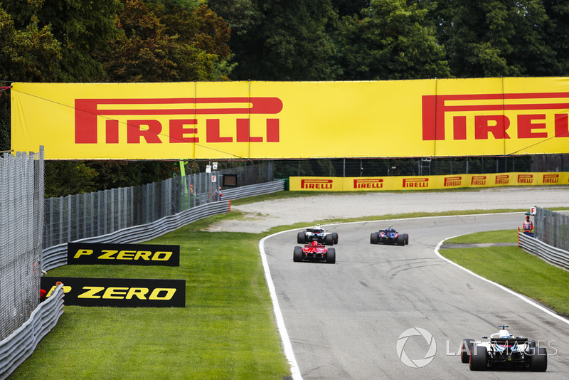 Pierre Gasly, Toro Rosso STR13, Sergey Sirotkin, Williams FW41, Sebastian Vettel, Ferrari SF71H, Lance Stroll, Williams FW41