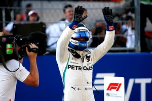 Le poleman Valtteri Bottas, Mercedes AMG F1 W09
