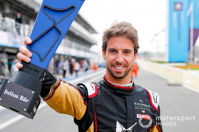 Antonio Felix da Costa, DS Techeetah, con el premio a la pole position