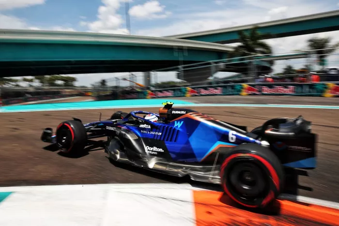 Nicholas Latifi, Williams FW44