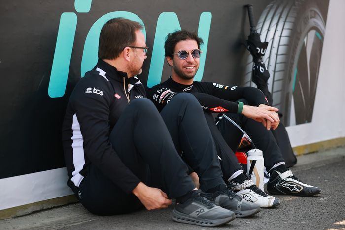 Antonio Felix da Costa, Jaguar TCS Racing, Gary Ekerold, Race Director of Jaguar TCS Racing