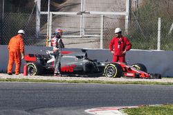 El Haas F1 Team VF-17 de Romain Grosjean, fuera de pista