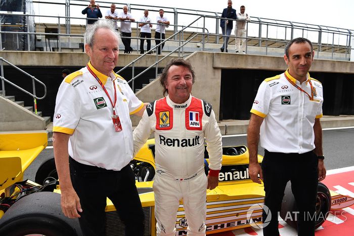 Jerome Stoll, Director de Renault Sport F1, René Arnoux, Cyril Abiteboul, Renault Sport F1 director 