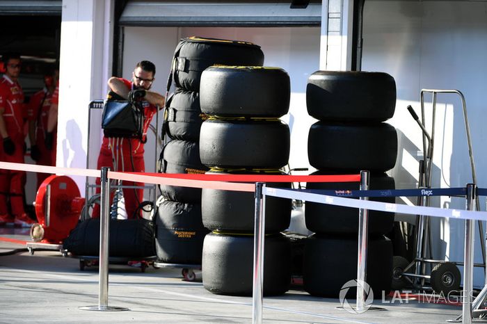 Ferrari mechanic and Pirelli tyres