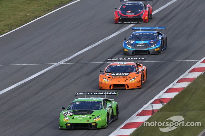 #82 GRT Grasser Racing Team Lamborghini Huracan GT3: Tom Dillmann, Rolf Ineichen