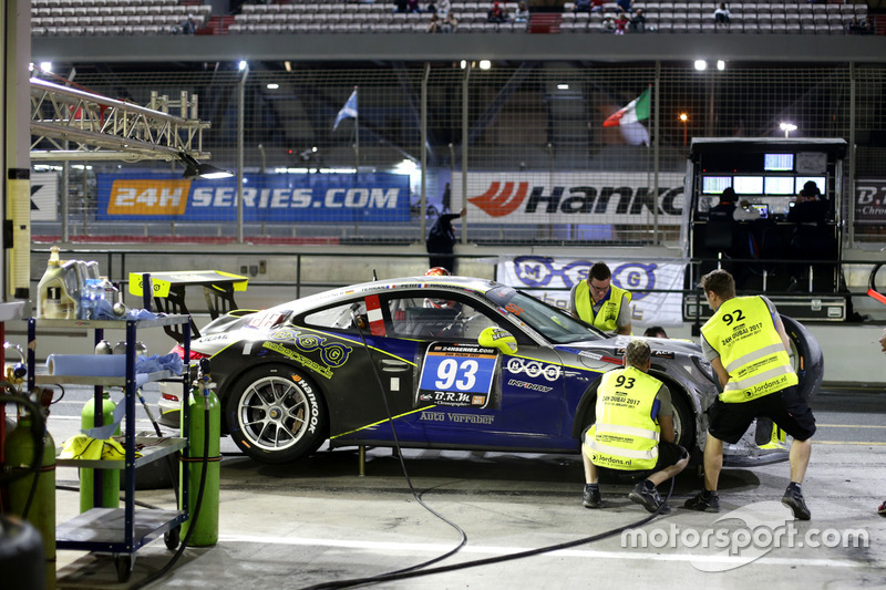 Boxenstopp #63 race:pro motorsport Porsche 991 Cup: Stanislav Minsky, Murad Sultanov, Klaus Bachler,