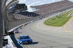 Martin Truex Jr., Furniture Row Racing Toyota, Kyle Busch, Joe Gibbs Racing Toyota, Kevin Harvick, S