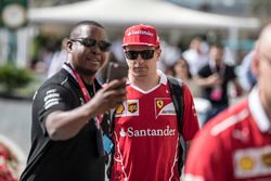 Kimi Raikkonen, Ferrari fans selfie