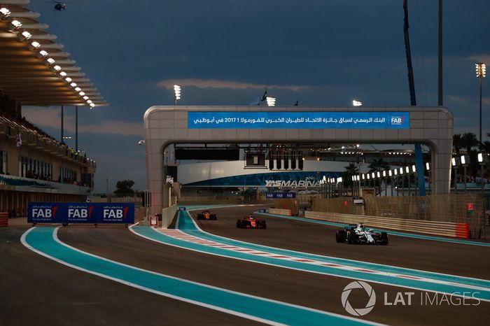 Felipe Massa, Williams FW40, Fernando Alonso, McLaren MCL32