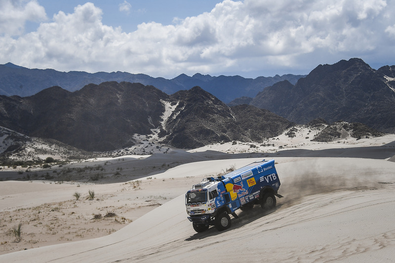 #500 Team Kamaz Master: Eduard Nikolaev, Evgeny Yakovlev, Vladimir Rybakov