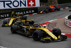 Карлос Сайнс и Нико Хюлькенберг, Renault Sport F1 Team RS18, Макс Ферстаппен, Red Bull Racing RB14