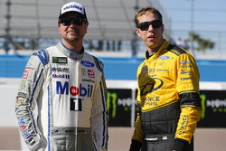 Kurt Busch, Stewart-Haas Racing, Ford Fusion Mobil 1/Haas Automation and Brad Keselowski, Team Penske, Ford Fusion Alliance Truck Parts