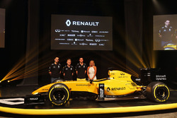 Cyril Abiteboul, Renault Sport F1 Managing Director, Kevin Magnussen, Renault Sport F1 Team, Jolyon Palmer, Renault Sport F1 Team and Ellie Jean Coffey