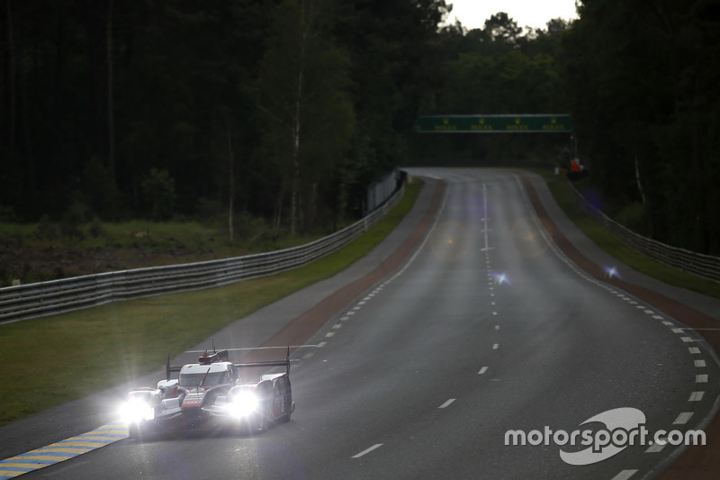 #8 Audi Sport Team Joest Audi R18 e-tron quattro: Lucas di Grassi, Loic Duval, Oliver Jarvis