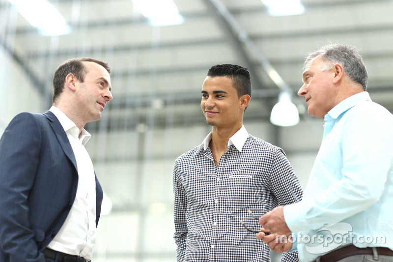 Stephen Fitzpatrick, Manor Racing owner, Pascal Wehrlein, Manor F1 Team and Dave Ryan, Manor F1 Team Racing Director