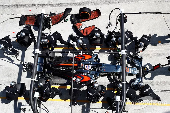 Jenson Button, McLaren MP4-31